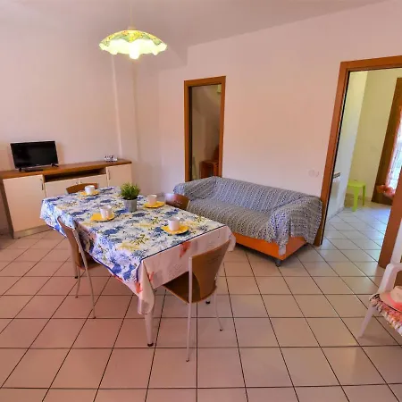 Solmare-14 By Interhome * Rosapineta